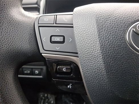 Used 2025 Toyota Camry LE image 20