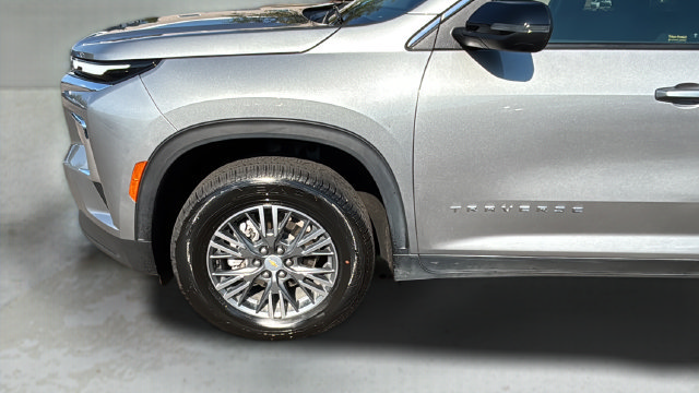 Used 2025 Chevrolet Traverse LT AWD/4WD image 38