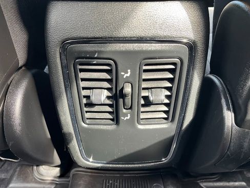 Used 2018 Jeep Grand Cherokee Laredo image 43