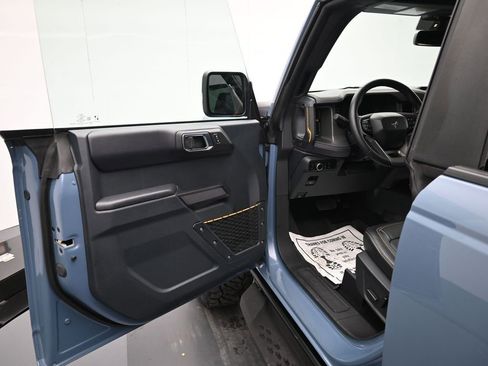Used 2024 Ford Bronco Badlands image 8