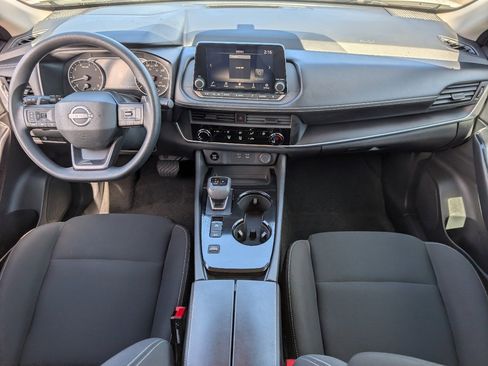 Used 2025 Nissan Rogue S FWD image 4