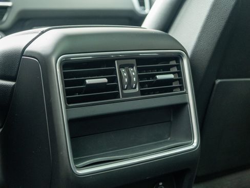 Certified 2023 Porsche Cayenne AWD/4WD image 40