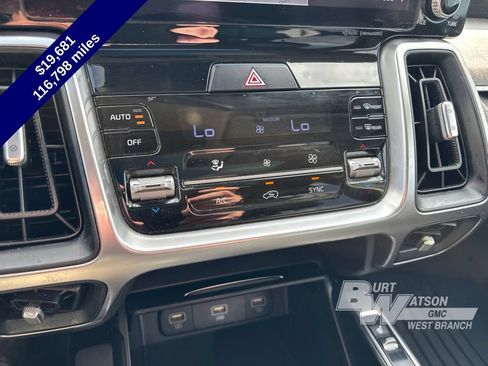 Used 2022 Kia Sorento S w/ Panoramic Sunroof Package AWD/4WD image 33