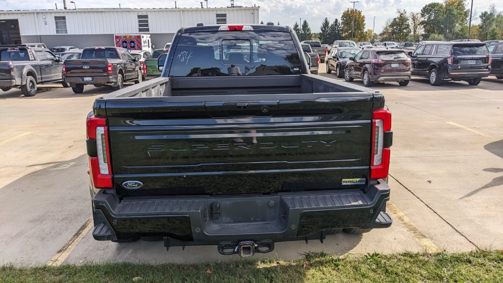 Used 2025 Ford F450 Platinum w/ FX4 Off-Road Package AWD/4WD image 4