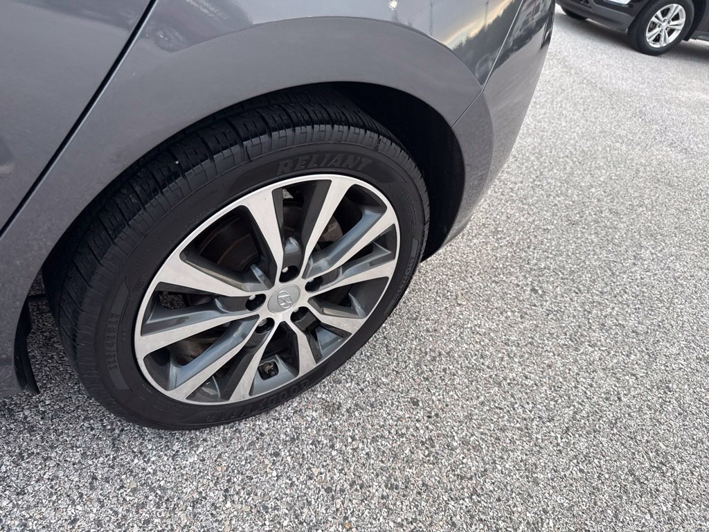 Used 2018 Hyundai Elantra GT w/ Style Package 02 FWD image 28