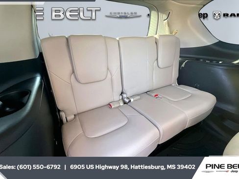 Used 2024 Nissan Armada SL w/ Captain's Chairs Package image 21