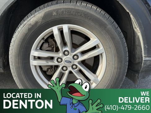 Used 2022 Ford Explorer XLT w/ Equipment Group 202A image 9