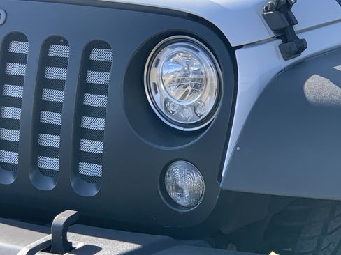 Used 2017 Jeep Wrangler Unlimited Sport image 6