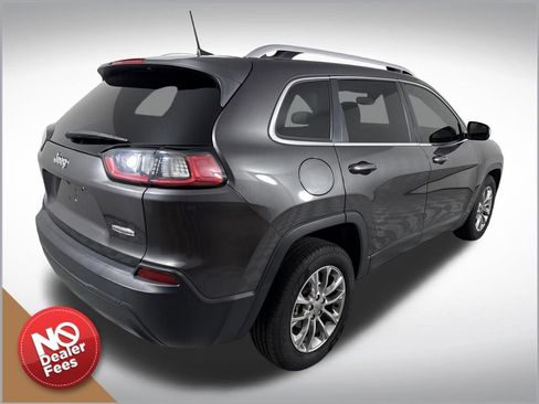 Used 2019 Jeep Cherokee Latitude Plus w/ Comfort/Convenience Group image 3