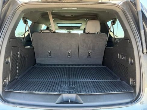 Used 2024 Chevrolet Suburban Premier w/ Premium Package RWD image 13