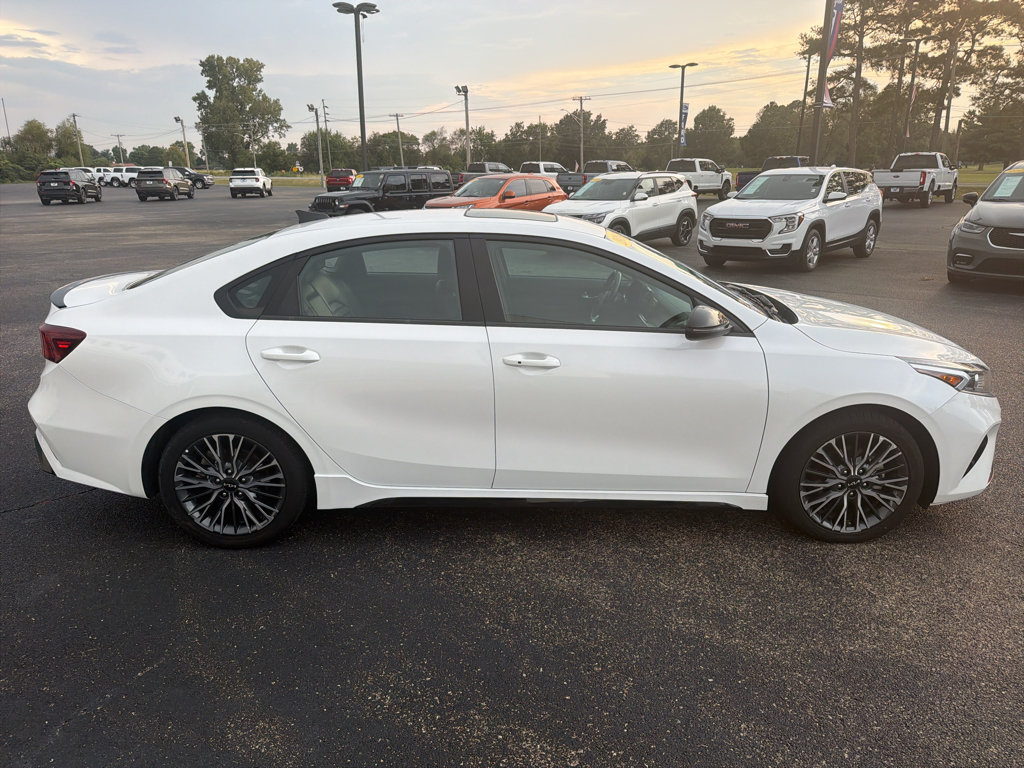 Used 2024 Kia Forte GT-Line w/ GT-Line Premium Package FWD image 5