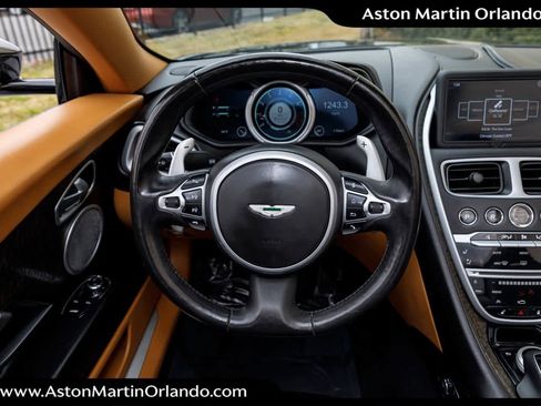 Used 2019 Aston Martin DB11 Volante image 11