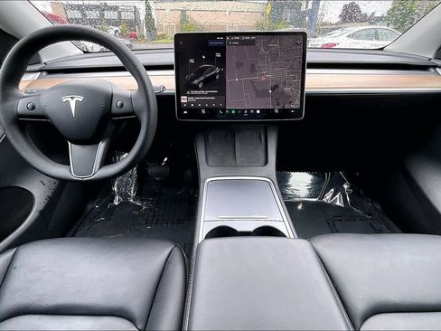 Used 2024 Tesla Model Y Long Range AWD/4WD image 15