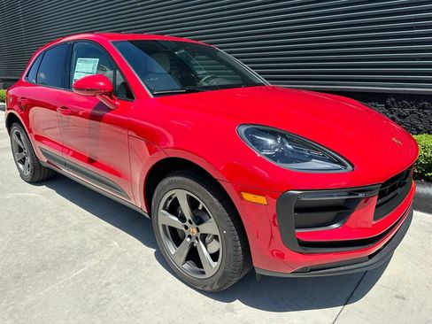 Used 2026 Porsche Macan AWD/4WD image 11