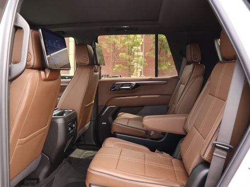 New 2026 Chevrolet Tahoe High Country AWD/4WD image 26