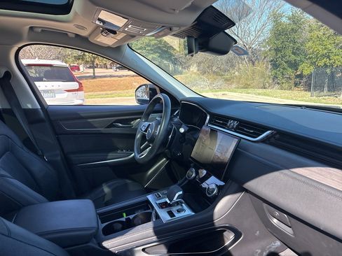 Used 2022 Jaguar F-PACE S image 12