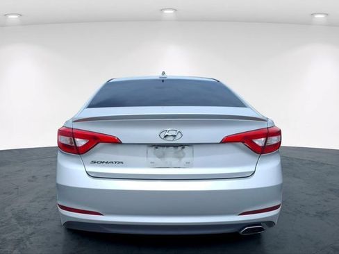 Used 2015 Hyundai Sonata SE FWD image 18