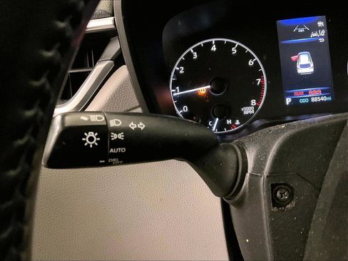 Used 2023 Toyota Corolla Cross LE w/ Moonroof Package FWD image 31