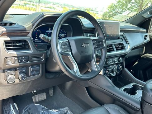Used 2023 Chevrolet Tahoe Z71 w/ Z71 Off-Road Package AWD/4WD image 8