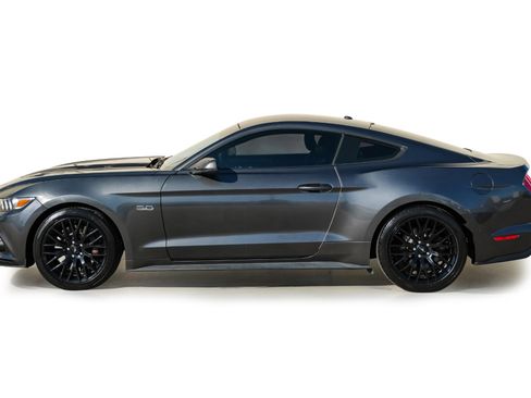Used 2017 Ford Mustang GT Premium w/ GT Performance Package image 10