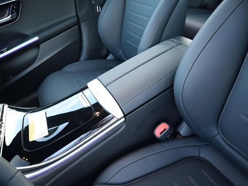 New 2026 Mercedes-Benz C 300 4MATIC Sedan image 34
