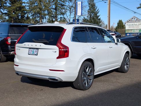 Used 2019 Volvo XC90 T6 Momentum w/ Advanced Package image 5