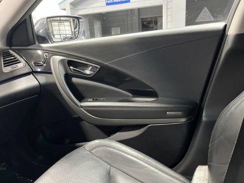 Used 2013 Hyundai Azera w/ Technology Pkg FWD image 18