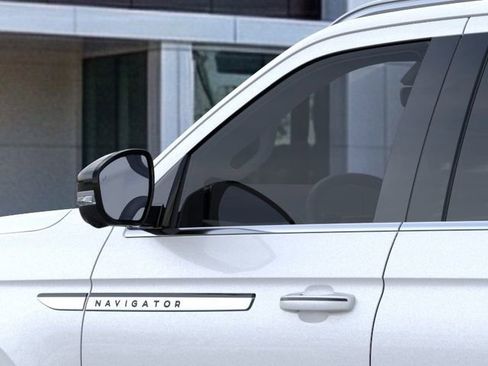 New 2026 Lincoln Navigator Reserve AWD/4WD image 21