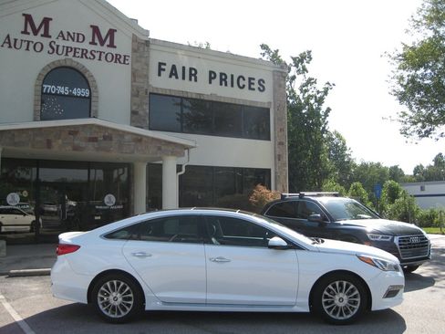 Used 2015 Hyundai Sonata Limited w/ Option Group 05 FWD image 9