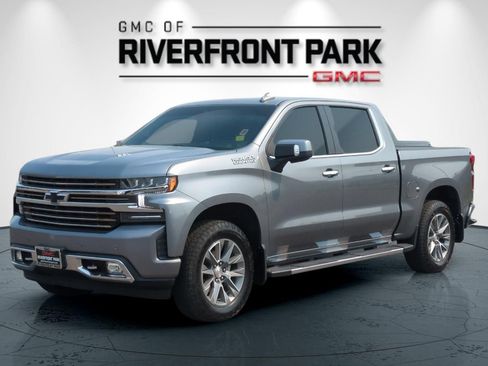 Used 2021 Chevrolet Silverado 1500 High Country w/ Technology Package AWD/4WD image 7