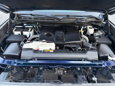 Used 2022 Toyota Tundra Platinum AWD/4WD image 30