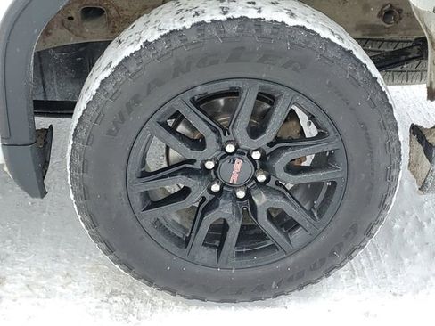 Used 2023 GMC Sierra 1500 Elevation image 30