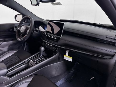 New 2026 Jeep Compass Latitude AWD/4WD image 20