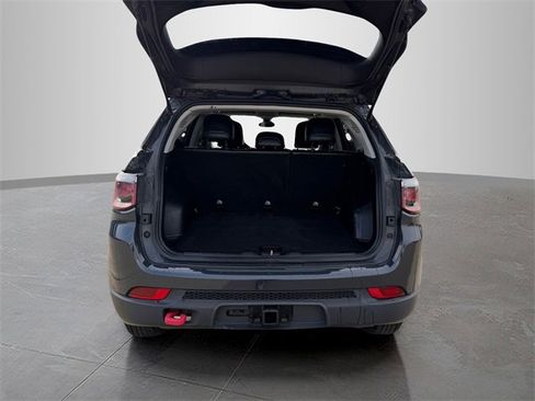 Used 2018 Jeep Compass Trailhawk w/ Cold Weather Group image 9