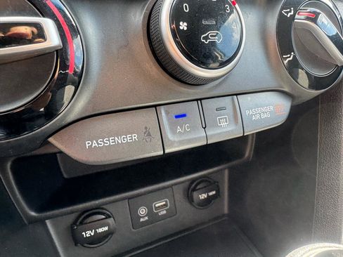 Used 2018 Hyundai Kona SE AWD/4WD image 38