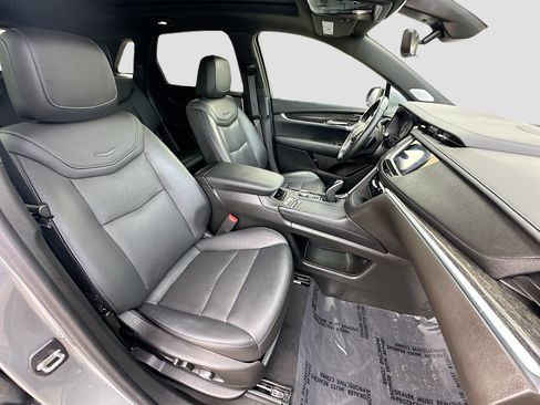 Used 2023 Cadillac XT5 Premium Luxury w/ Technology Package FWD image 25
