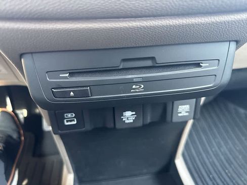 Used 2023 Honda Odyssey Touring image 18