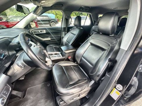 Used 2021 Ford Explorer XLT w/ Equipment Group 202A RWD image 18