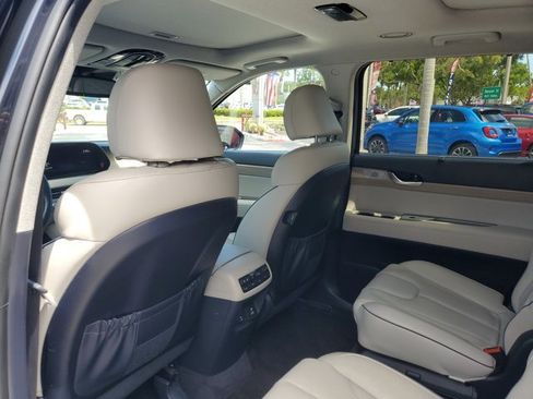 Used 2022 Hyundai Palisade Limited FWD image 18