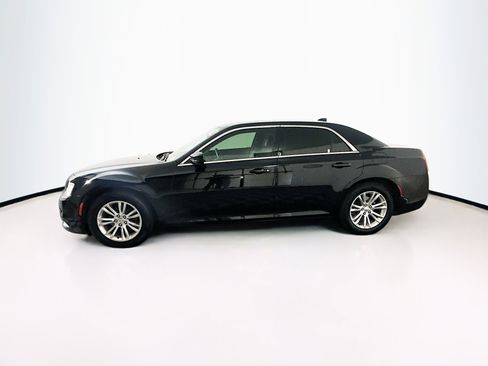 Used 2019 Chrysler 300 Touring L w/ Quick Order Package 22F image 4