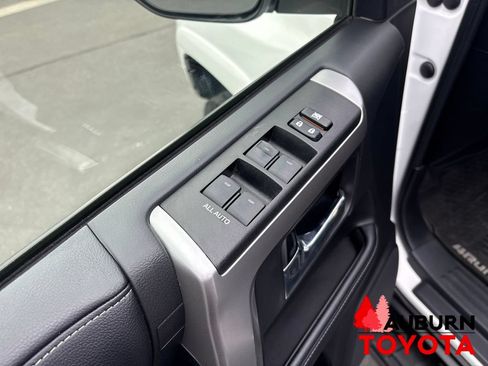 Used 2019 Toyota 4Runner SR5 Premium AWD/4WD image 17