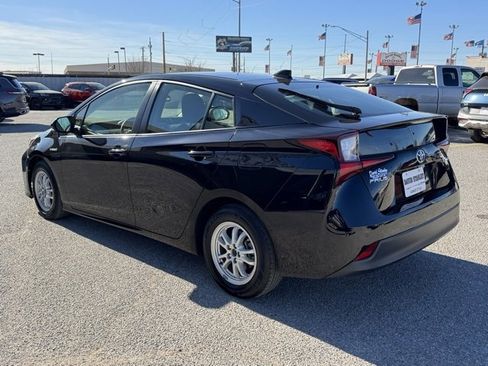 Used 2022 Toyota Prius LE image 4