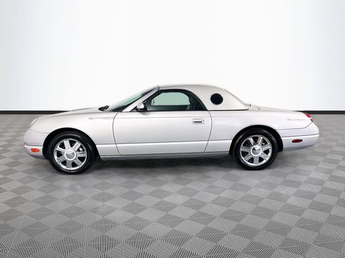 Used 2005 Ford Thunderbird RWD image 4