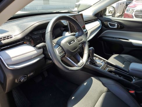 Used 2022 Jeep Compass Limited image 12