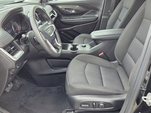 Used 2024 GMC Terrain SLE w/ Driver Convenience Package FWD image 3