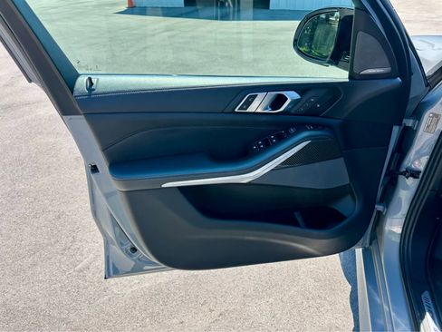 Used 2024 BMW X5 M60i image 9