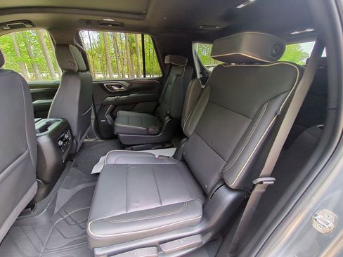 Used 2024 Chevrolet Tahoe Premier w/ Premium Package image 31