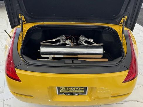 Used 2005 Nissan 350Z Touring image 24