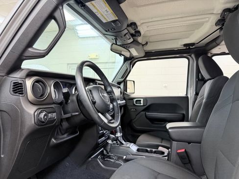 Used 2018 Jeep Wrangler Unlimited Sport S AWD/4WD image 13