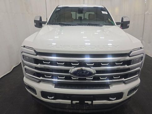 Used 2024 Ford F250 Platinum AWD/4WD image 2